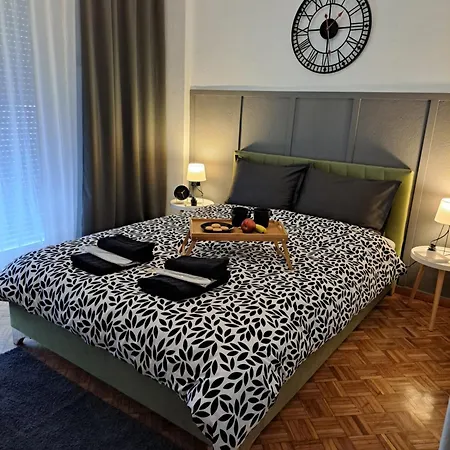 Stylish Center Apartman *