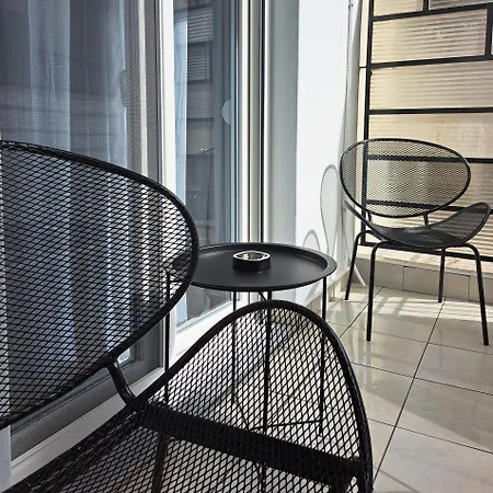 Stylish City Center Apartment - With Free Parking Space, 200M Away 公寓 *