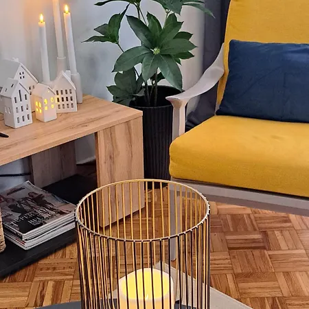 Stylish City Center Apartment - With Free Parking Space, 200M Away 公寓
